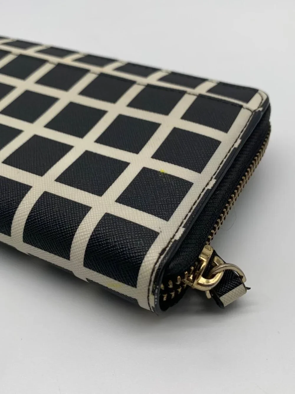 Kate Spade Black & White Saffiano Leather Neda Laurel Way Wallet